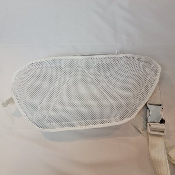 Athleta Excursion Belt Bag - Hands-Free Convenience - Picture 10 of 11